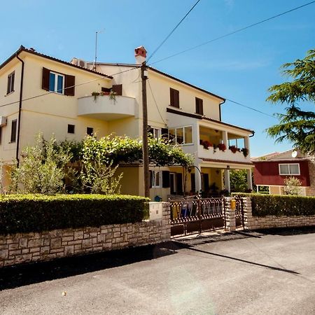 Apartmani Darko Rovinj Bagian luar foto